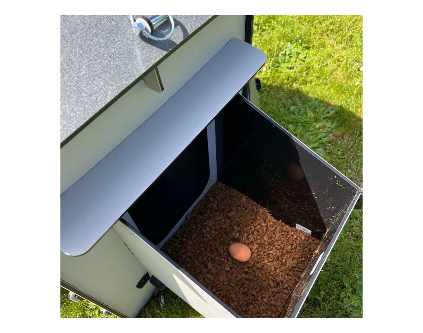 Chick'A - Harmony Chicken Coop - Suitable for 4 Chickens - Buy Online SPR Centre UK