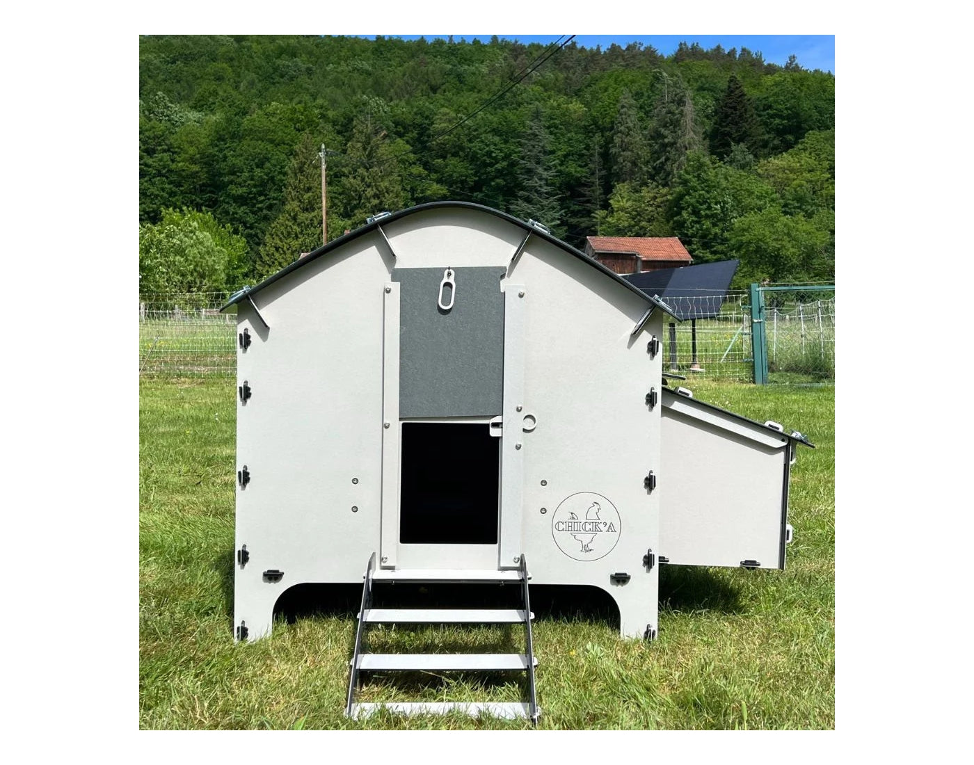 Chick'A - Harmony Chicken Coop - Suitable for 6 Chickens - Buy Online SPR Centre UK