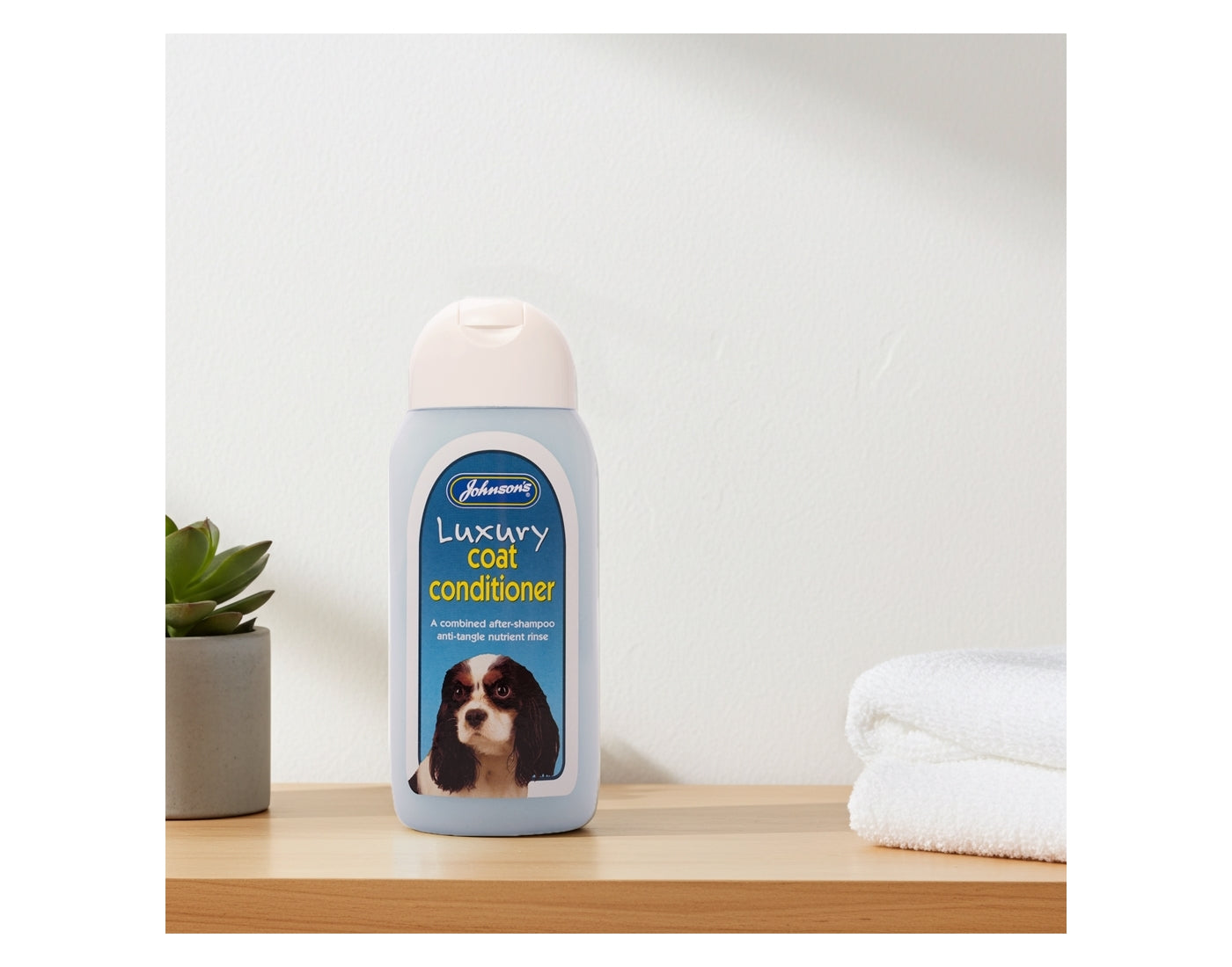 Johnson's Luxury Coat Conditioner for Dogs 200ml - Buy Online SPR Centre UK